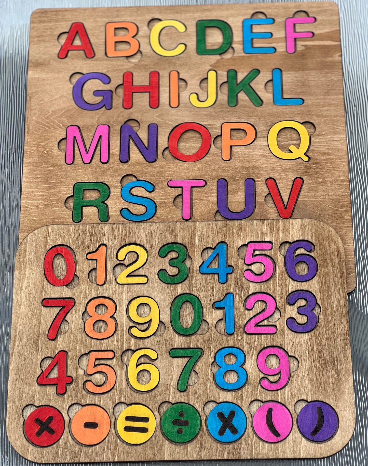 🔢 Wooden Numbers & Math Symbols Puzzle Board – Early Math Learning Toy